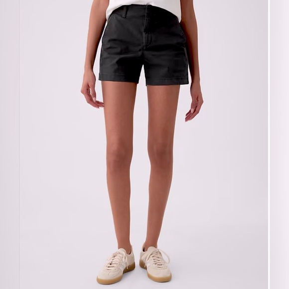 GAP 4” Downtown Khaki Shorts - Picture 3 of 8